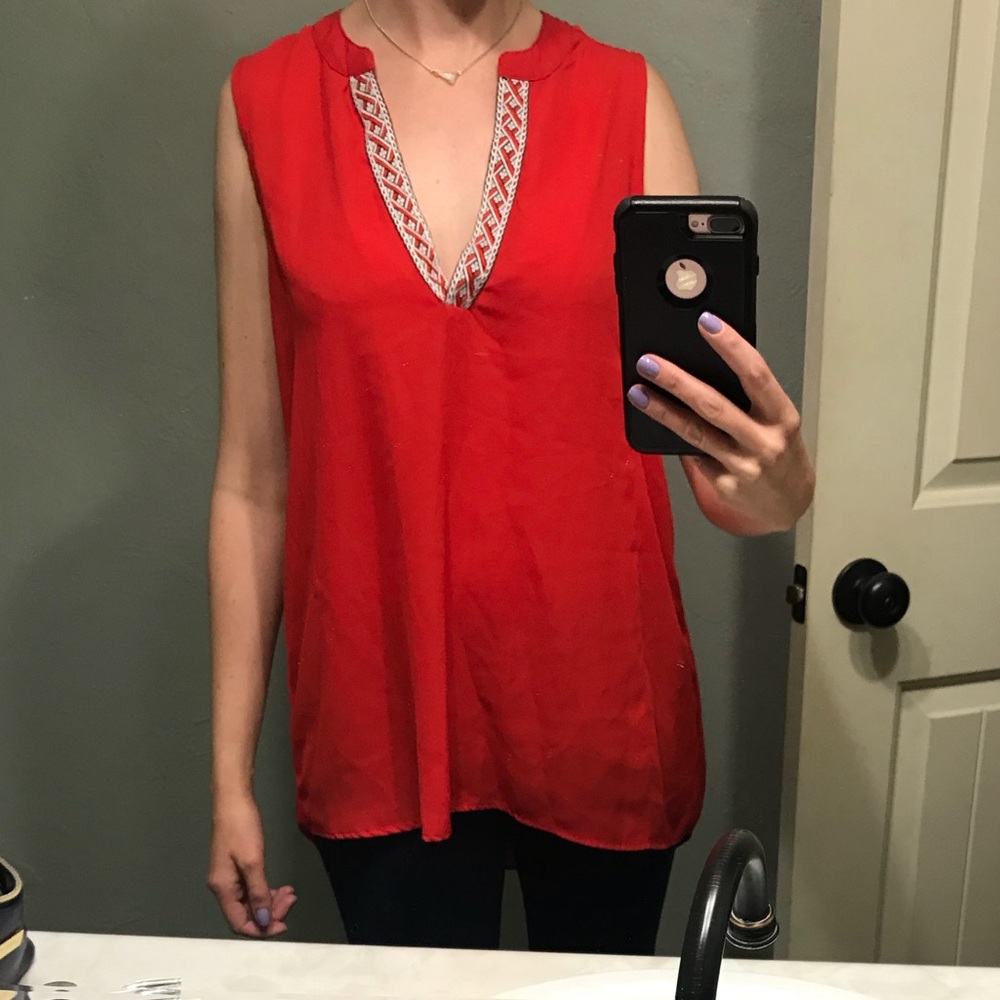 Women’s Sleeveless Blouse